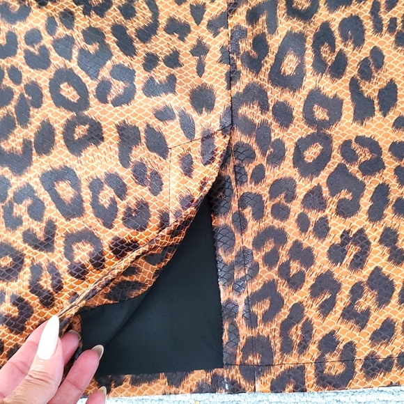 Gracia Animal Print Pencil Skirt - Picture 3 of 5